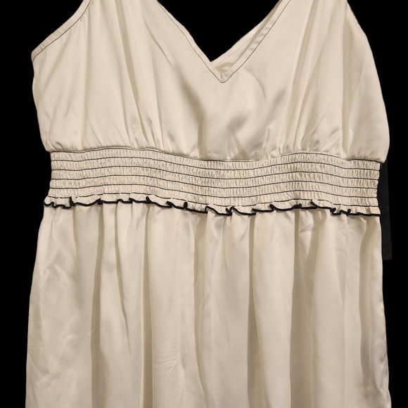 NWT Rampage Flowy Sleeveless White V Neck Blouse Size L - Picture 6 of 6